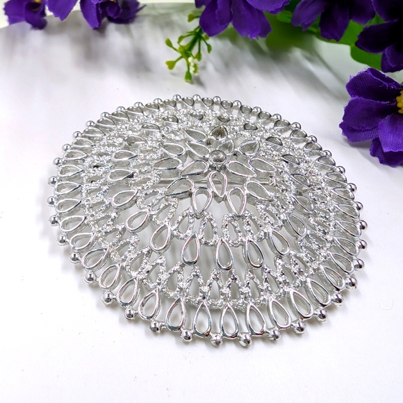 Sarah Coventry Signed Vintage Silver Oversized Mandala Style Brooch - Picture 2 of 5